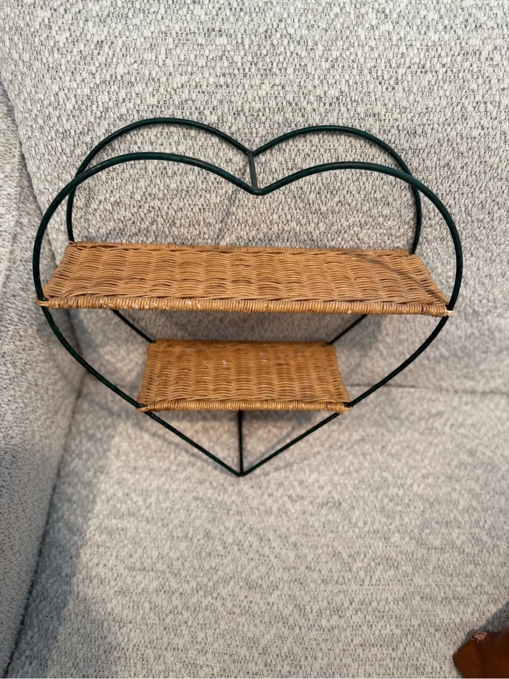 Heart-Shaped Wall Display Shelf in Green and Brown